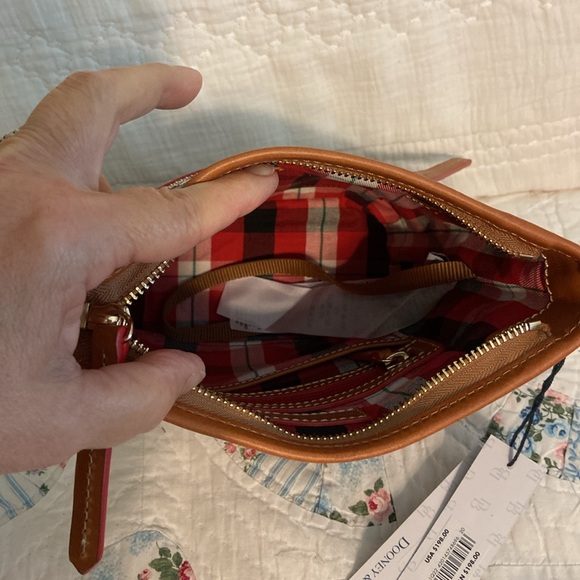 NWT Disney, Dooney and Bourke Christmas Handbag Walt's Lodge Small Crossbody HTF - Picture 4 of 7